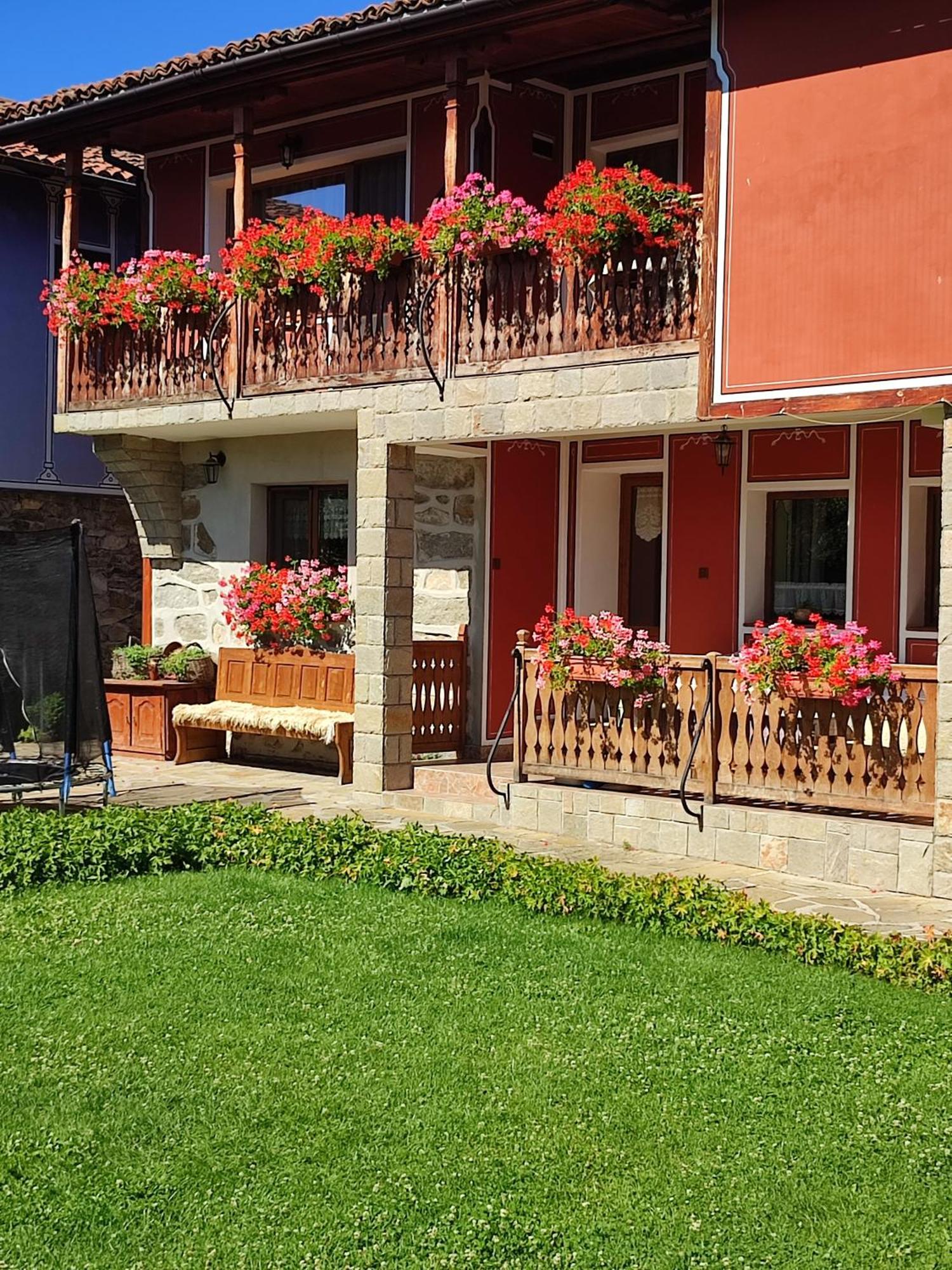 Радкината Къща Hotel Koprivshtitsa Exterior photo